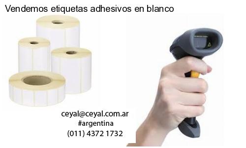 Vendemos etiquetas adhesivos en blanco